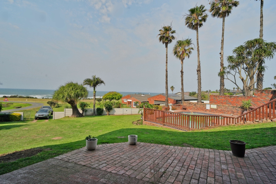 5 Bedroom Property for Sale in Winterstrand Eastern Cape